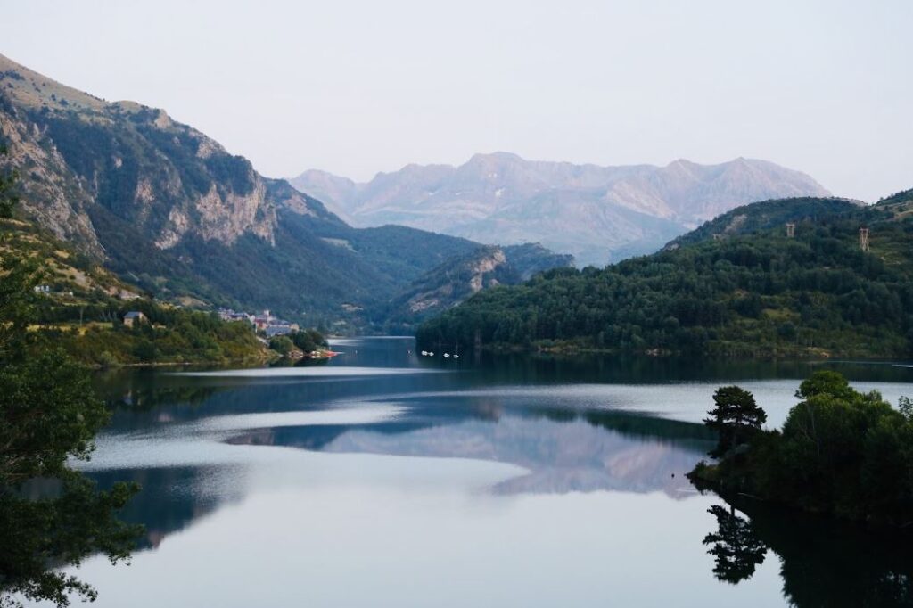 El lago de Lanuza, el escenario donde se celebrará Pirineos Sur.